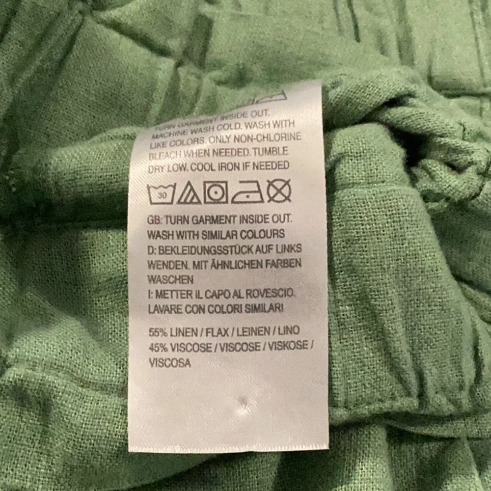 GUC Jason Wu Women’s Spring Green Shorts Size Small - Picture 4 of 4